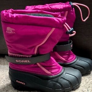 Sorel Fuchsia and Black Snow Boots Big Girls Size 4 Adjustable to keep snow